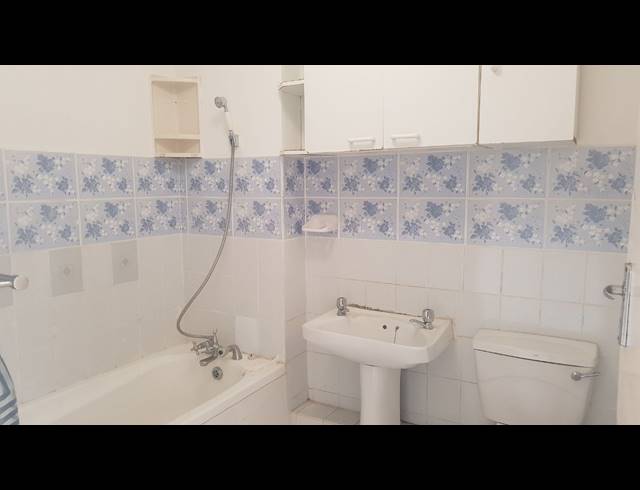 2 bed property to rent in SUNNINGDALE